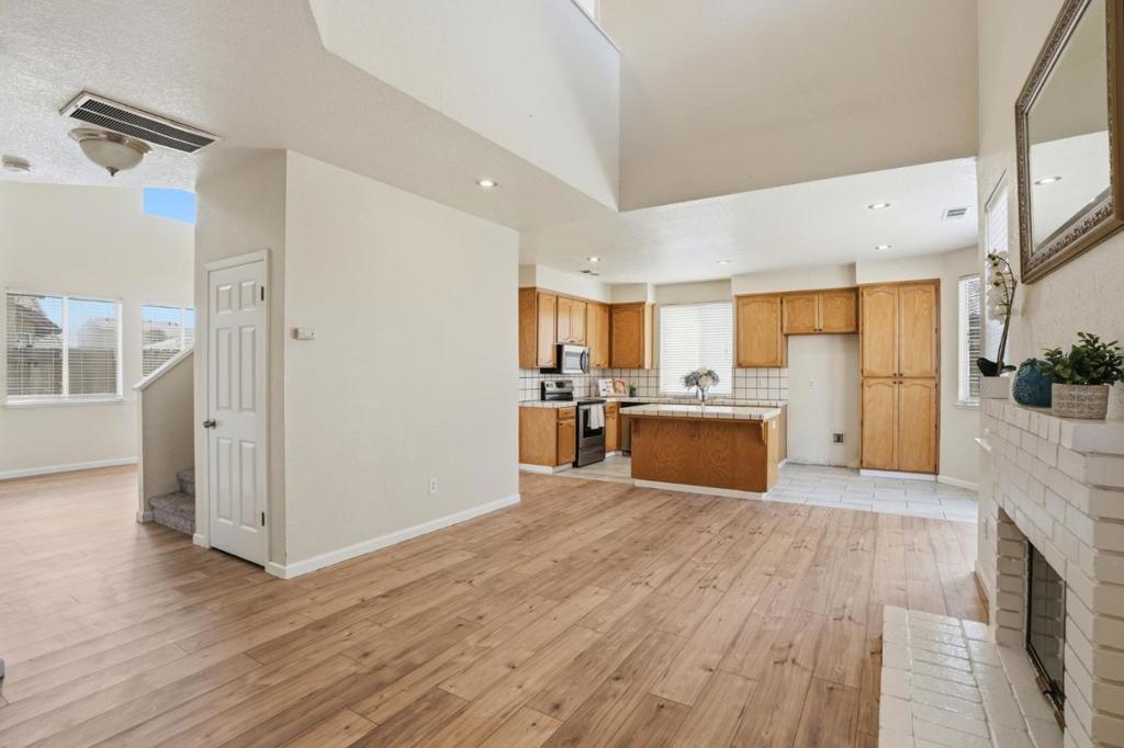 1974 Rainier Dr, Los Banos, CA 93635