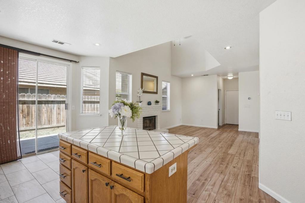 1974 Rainier Dr, Los Banos, CA 93635