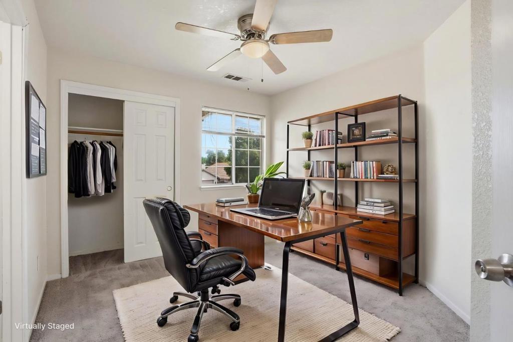 1974 Rainier Dr, Los Banos, CA 93635