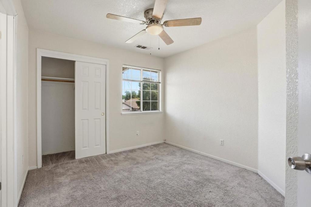 1974 Rainier Dr, Los Banos, CA 93635