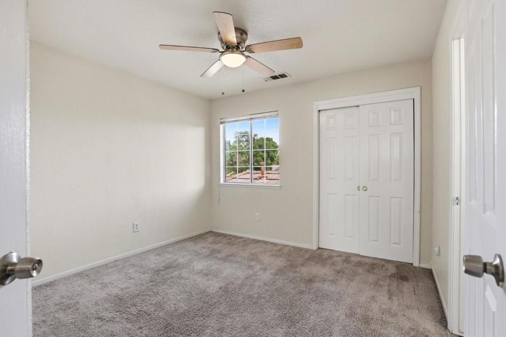 1974 Rainier Dr, Los Banos, CA 93635