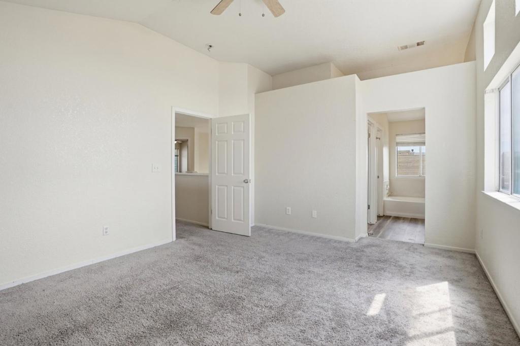 1974 Rainier Dr, Los Banos, CA 93635