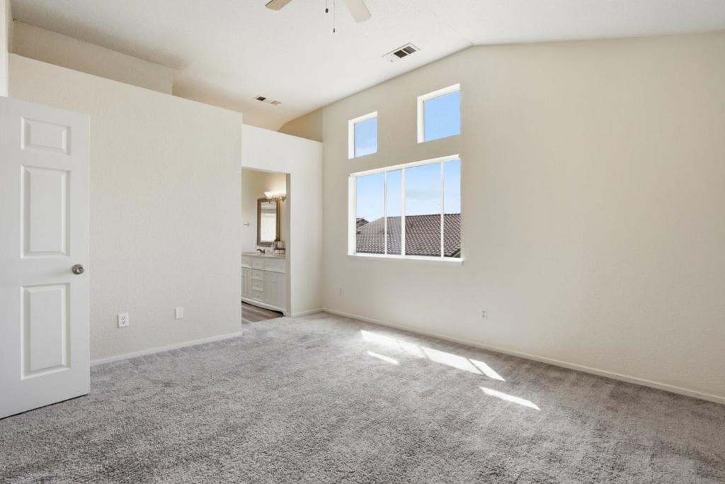 1974 Rainier Dr, Los Banos, CA 93635