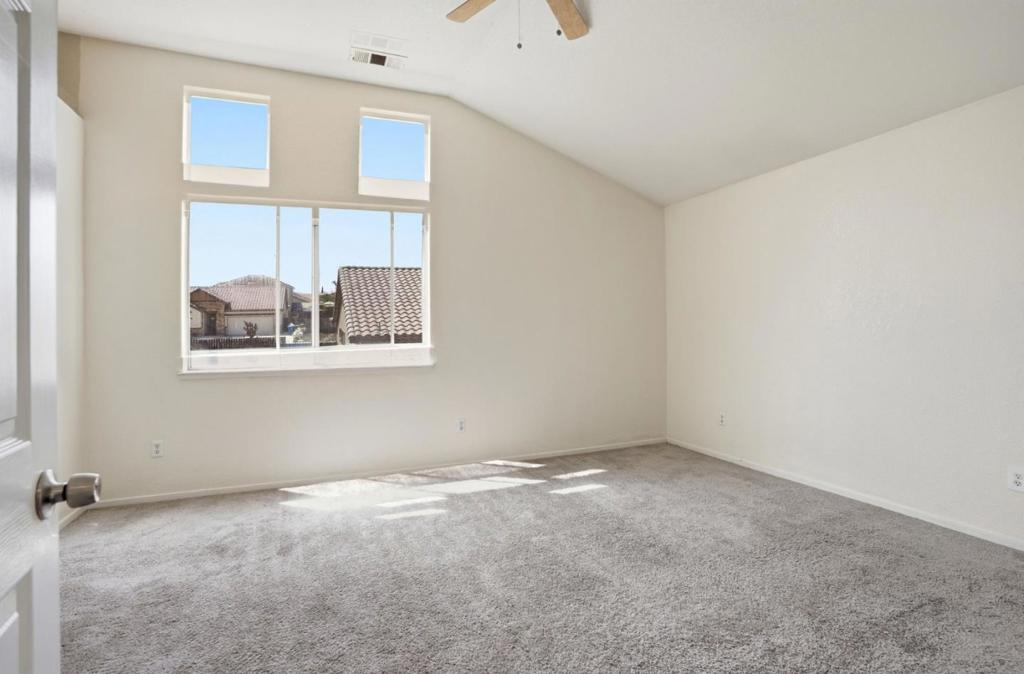 1974 Rainier Dr, Los Banos, CA 93635