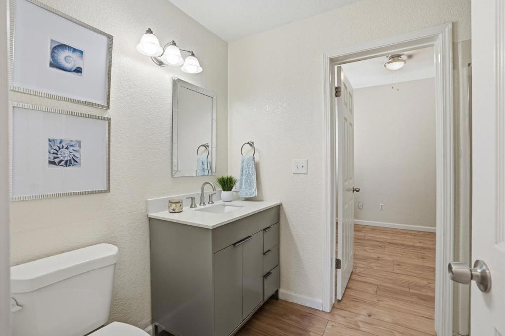 1974 Rainier Dr, Los Banos, CA 93635