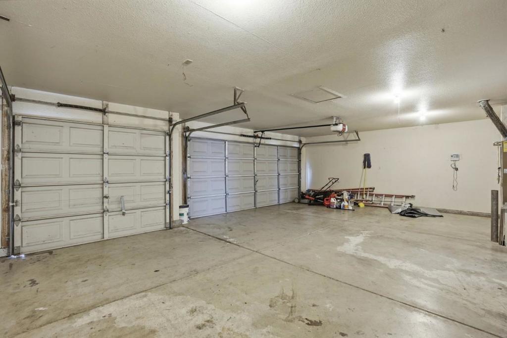 1974 Rainier Dr, Los Banos, CA 93635