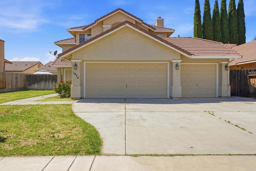 1974 Rainier Dr, Los Banos, CA 93635
