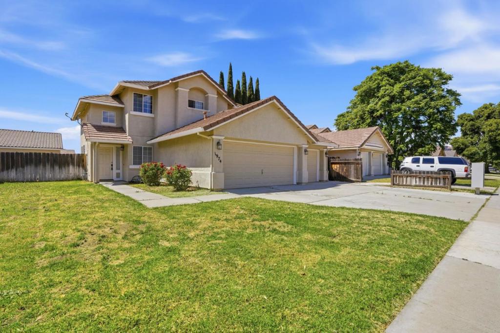 1974 Rainier Dr, Los Banos, CA 93635