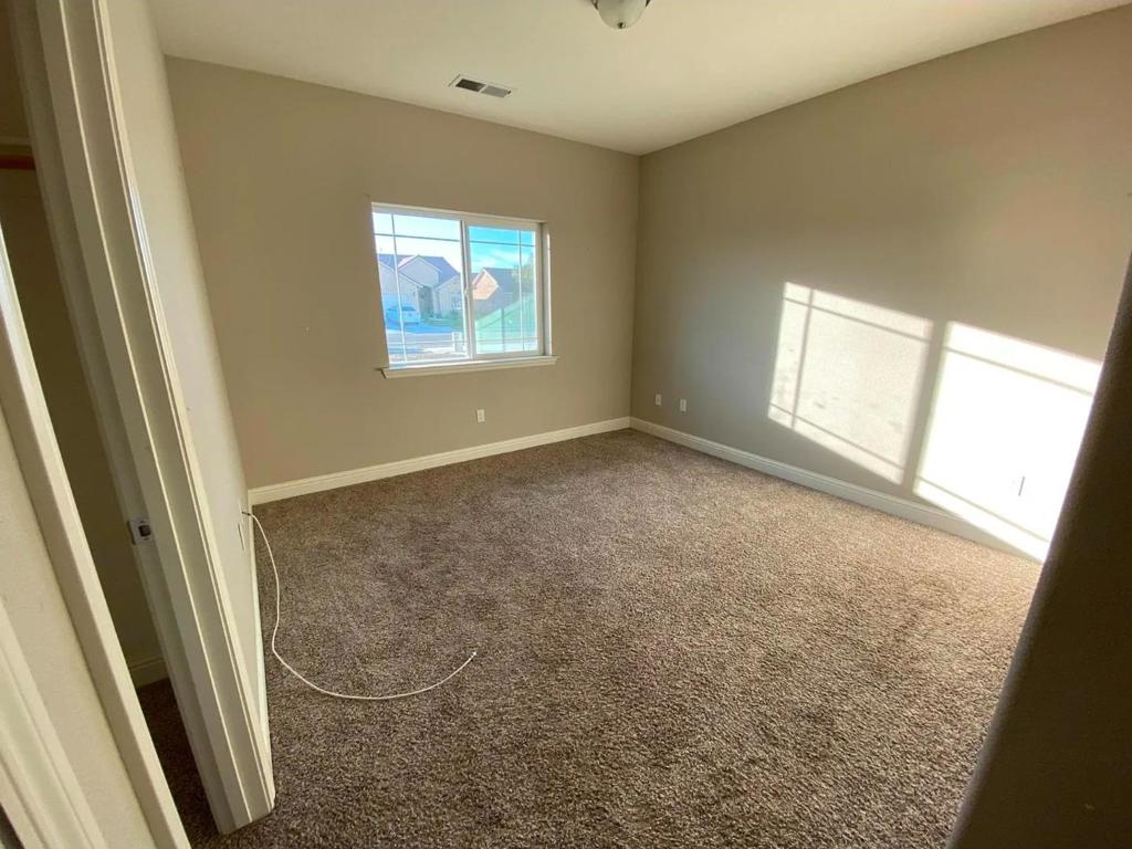 526 Castlerock Ct, Los Banos, CA 93635