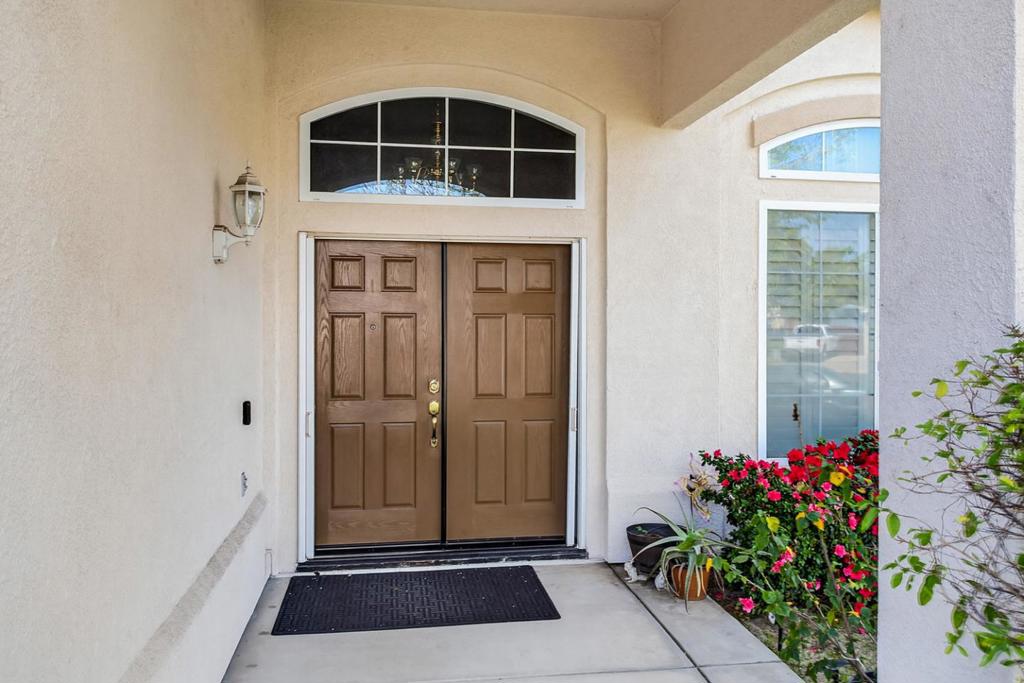 1752 Sierra Brook Ct, Manteca, CA 95337