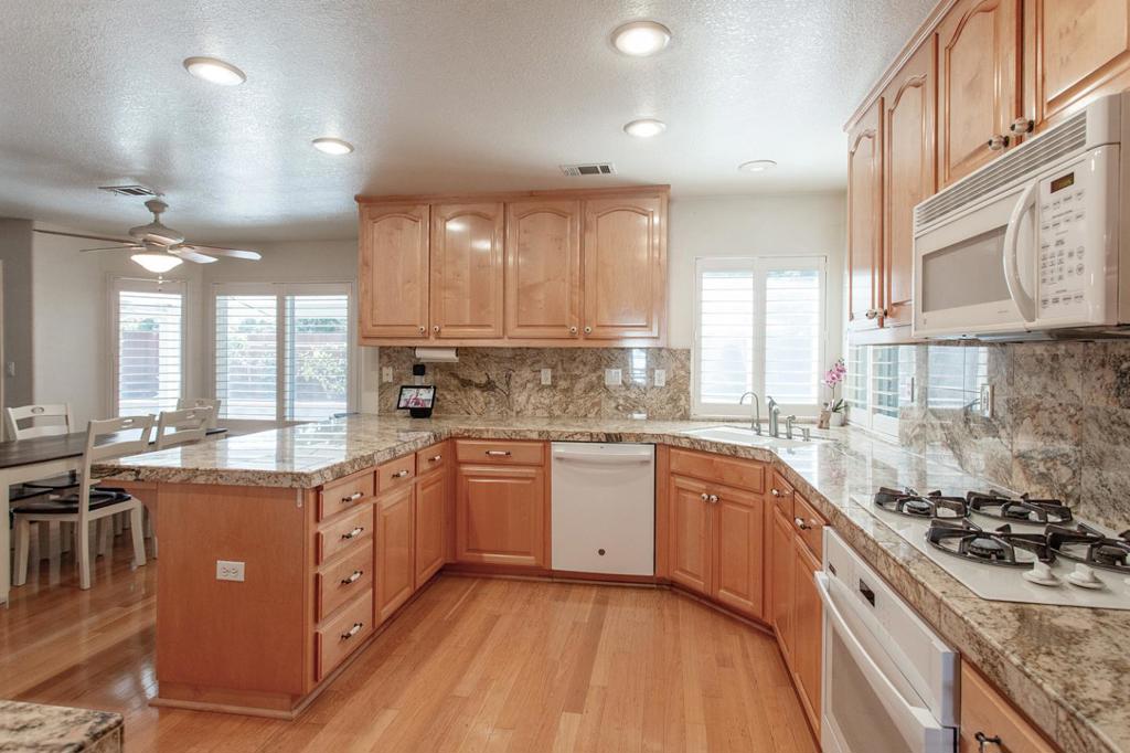 1752 Sierra Brook Ct, Manteca, CA 95337