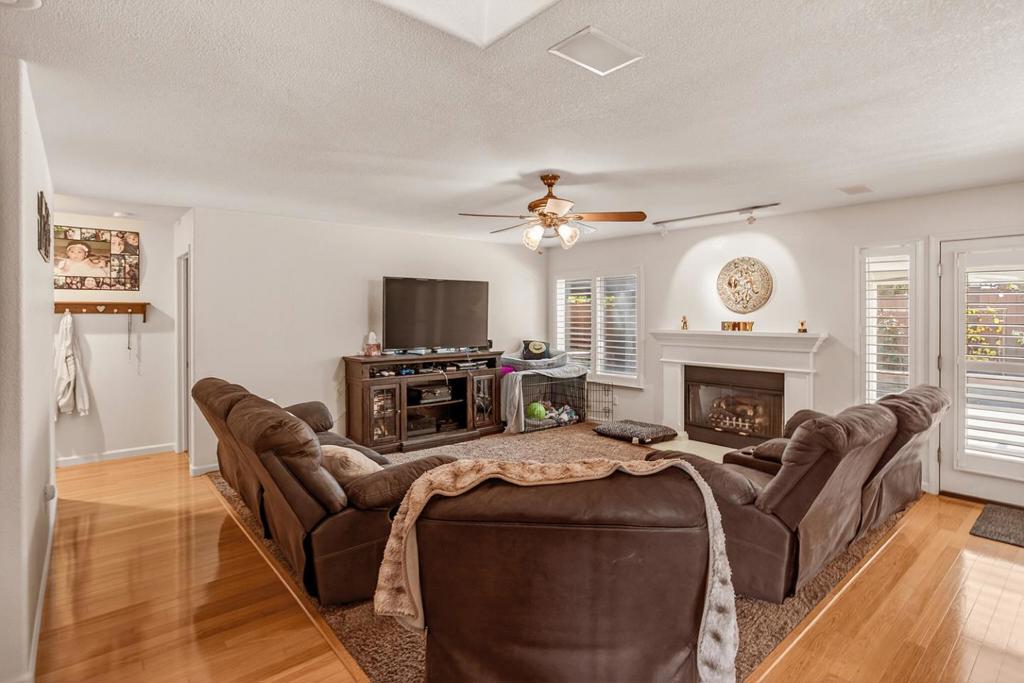 1752 Sierra Brook Ct, Manteca, CA 95337