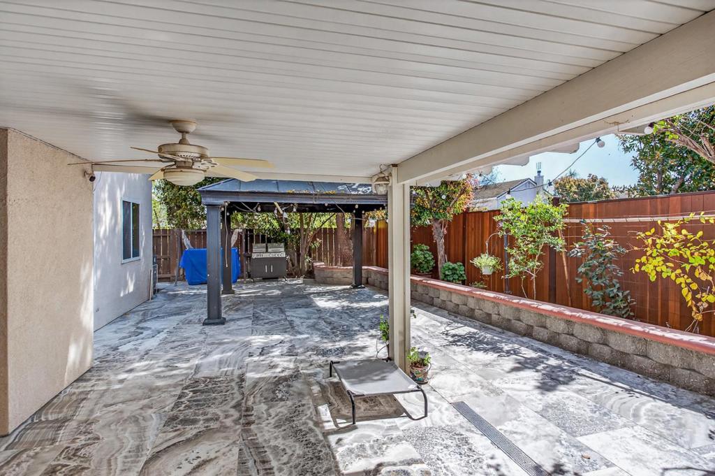 1752 Sierra Brook Ct, Manteca, CA 95337