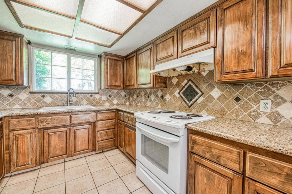 4355 W Shields Ave, Fresno, CA 93722