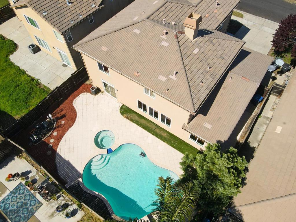 1444 Mendocino Creek Dr, Patterson, CA 95363