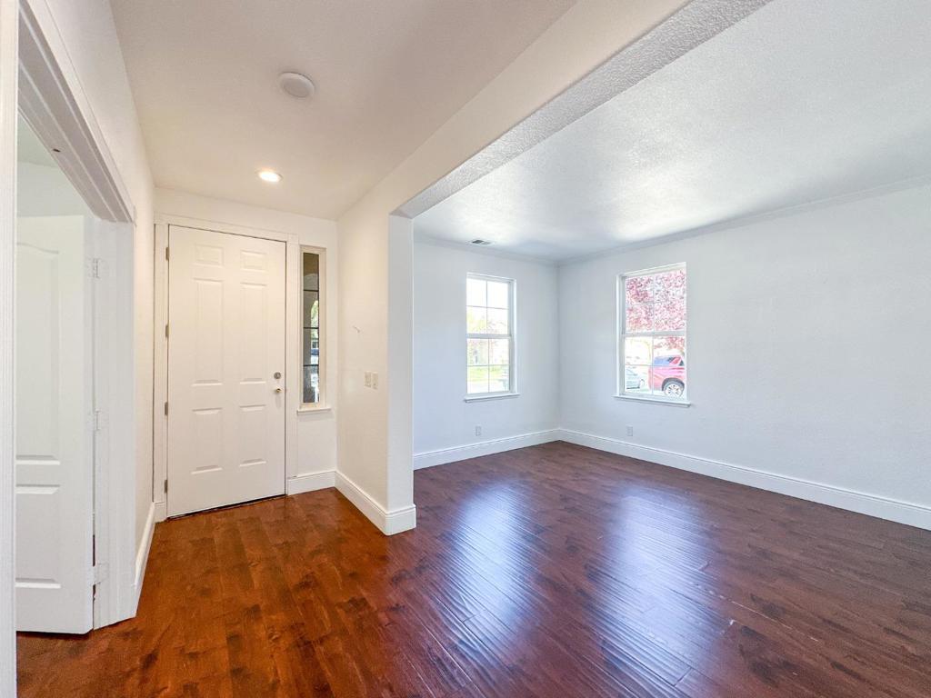 1444 Mendocino Creek Dr, Patterson, CA 95363