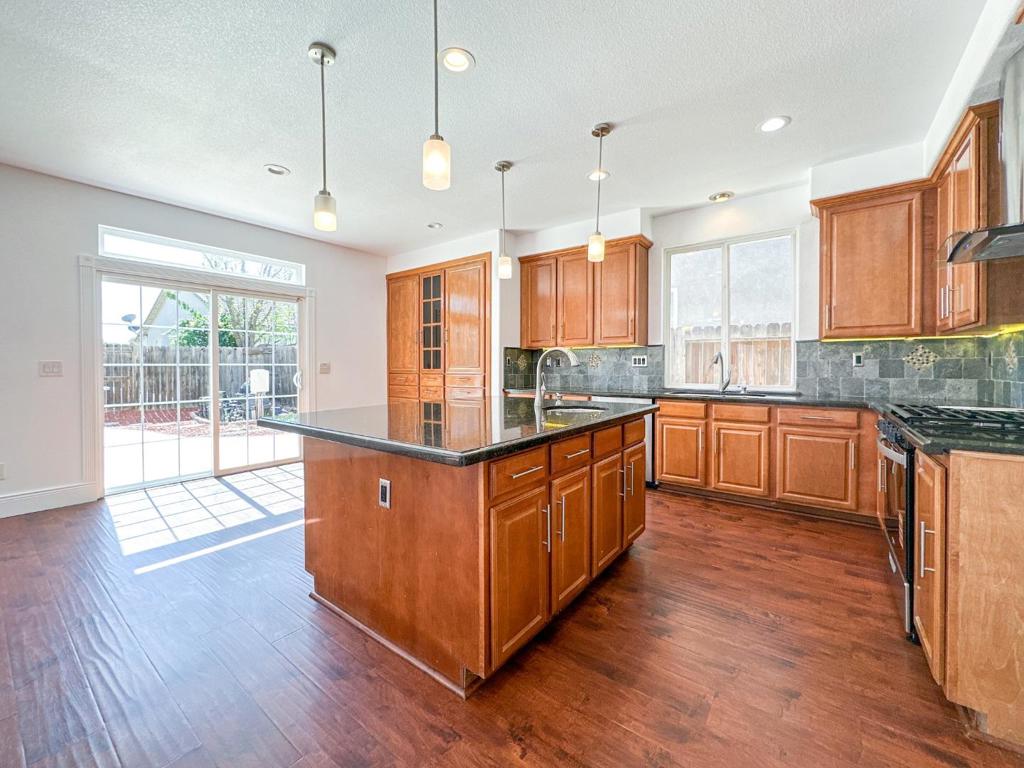 1444 Mendocino Creek Dr, Patterson, CA 95363