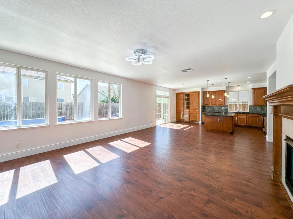 1444 Mendocino Creek Dr, Patterson, CA 95363