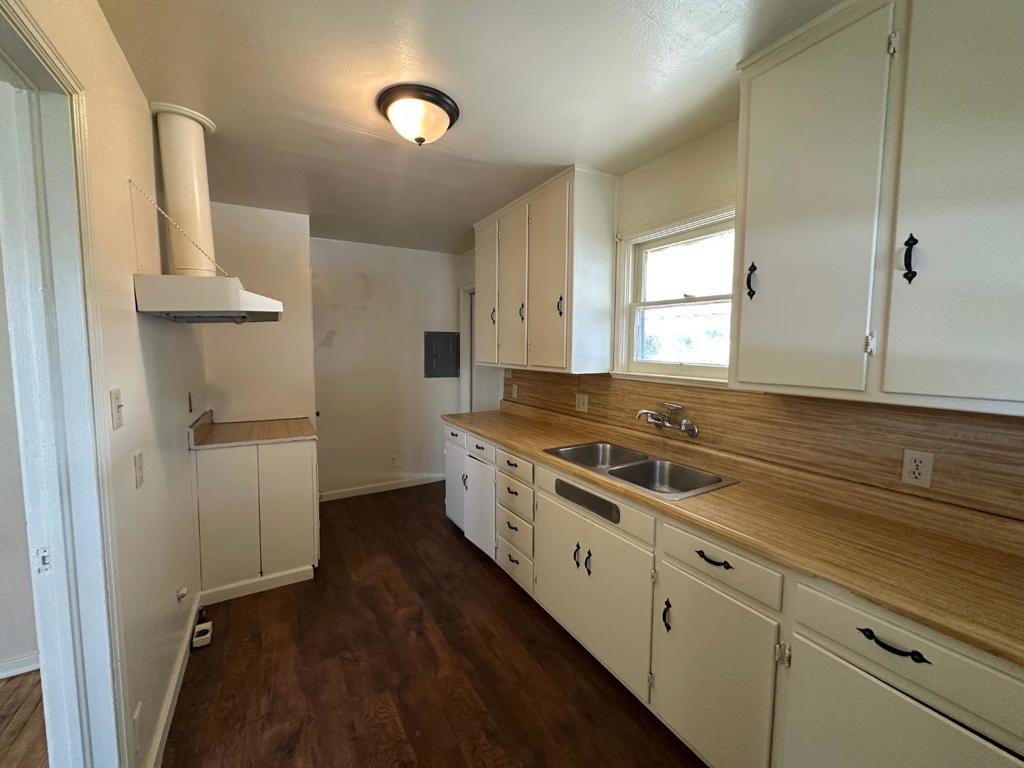 2042 E Mayfair, Fresno, CA 93703