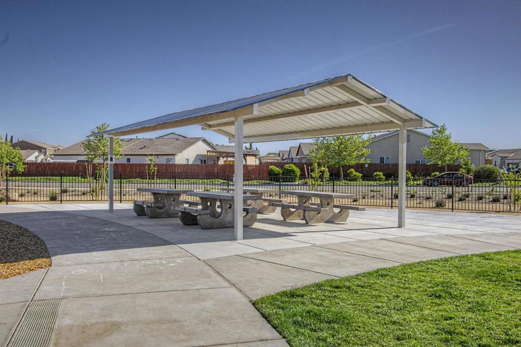 1753 Mills, Los Banos, CA 93635