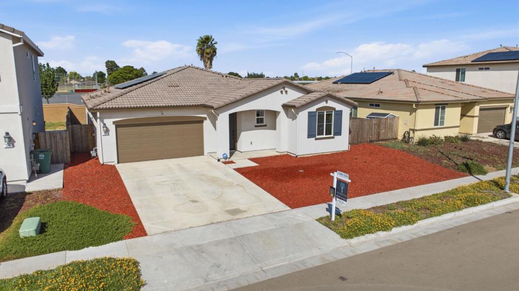 331 Lolly Way, Los Banos, CA 93635