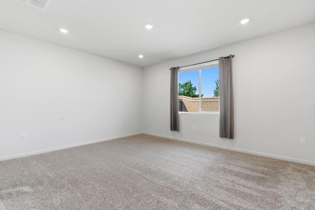 331 Lolly Way, Los Banos, CA 93635