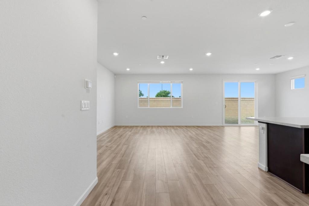 331 Lolly Way, Los Banos, CA 93635