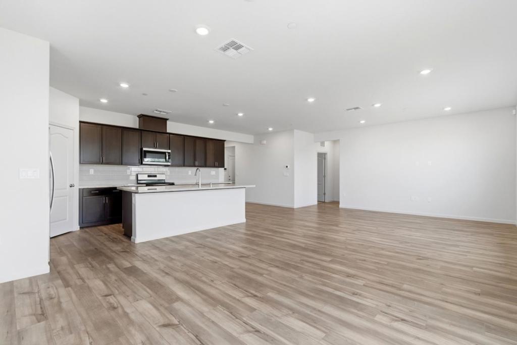 331 Lolly Way, Los Banos, CA 93635