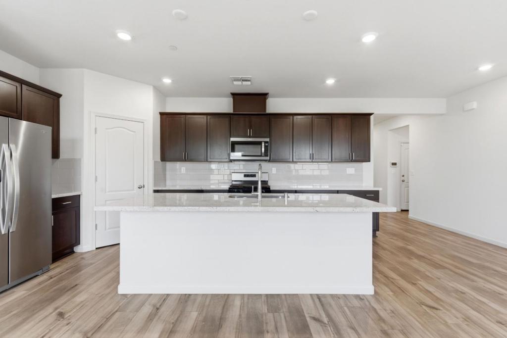 331 Lolly Way, Los Banos, CA 93635