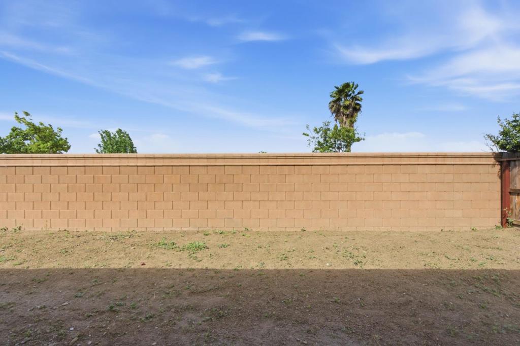 331 Lolly Way, Los Banos, CA 93635