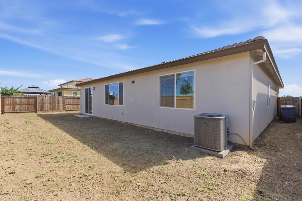 331 Lolly Way, Los Banos, CA 93635