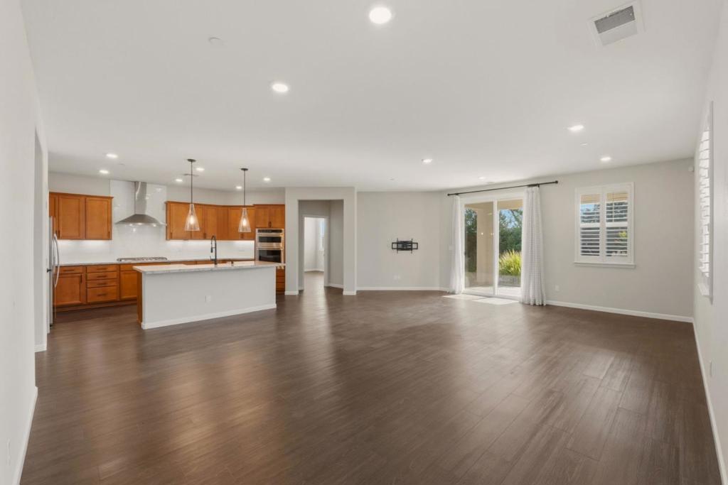 608 Somerset Way, Patterson, CA 95363