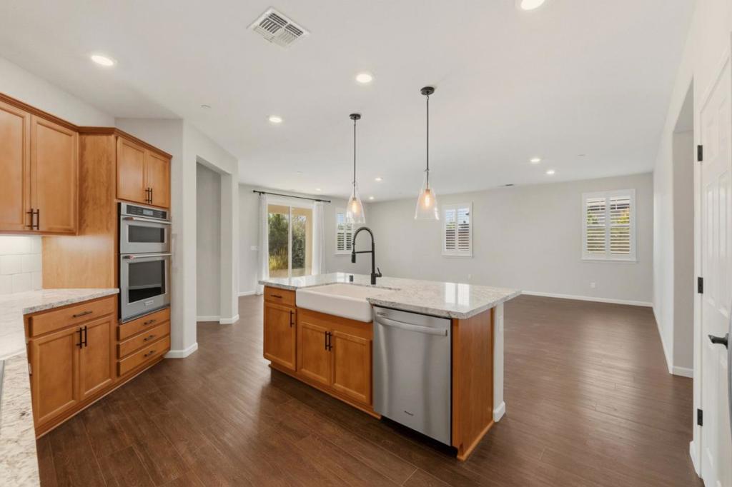 608 Somerset Way, Patterson, CA 95363