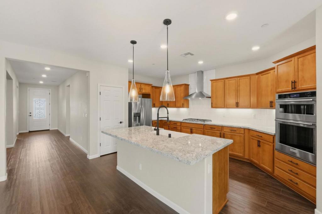 608 Somerset Way, Patterson, CA 95363