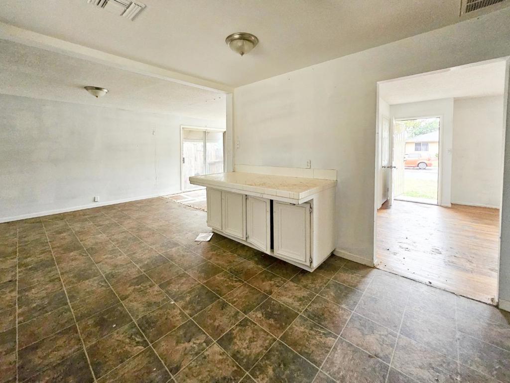 2416 Roble Ave, Modesto, CA 95354