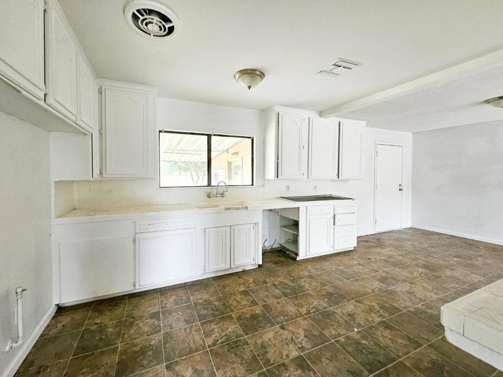 2416 Roble Ave, Modesto, CA 95354