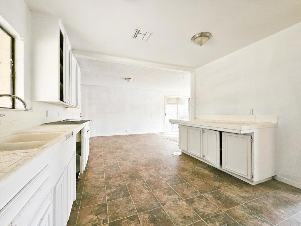 2416 Roble Ave, Modesto, CA 95354