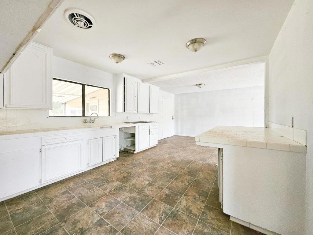 2416 Roble Ave, Modesto, CA 95354