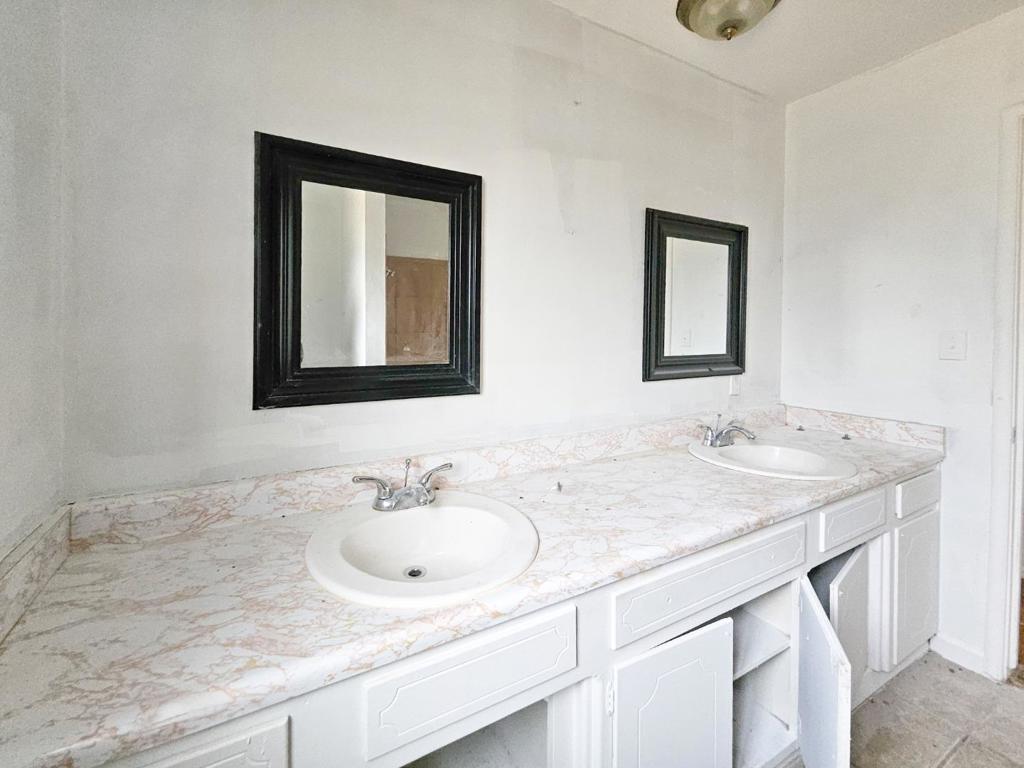 2416 Roble Ave, Modesto, CA 95354