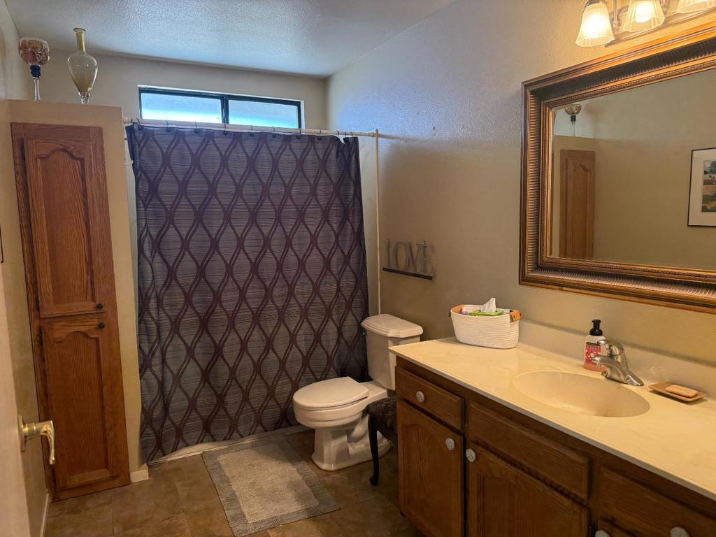 2468 Falcon Dr, Paso Robles, CA 93446