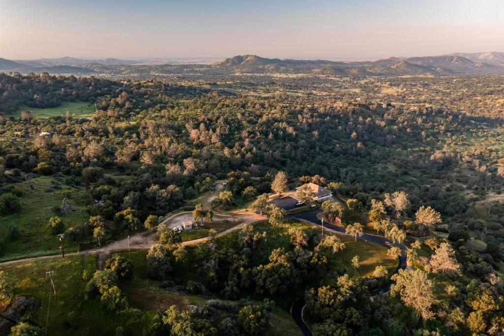 13804205 Pennyroyal Ln, Prather, CA 93651