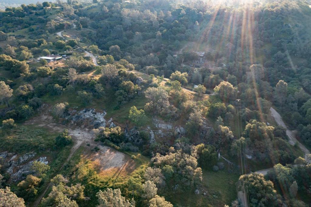 13804205 Pennyroyal Ln, Prather, CA 93651