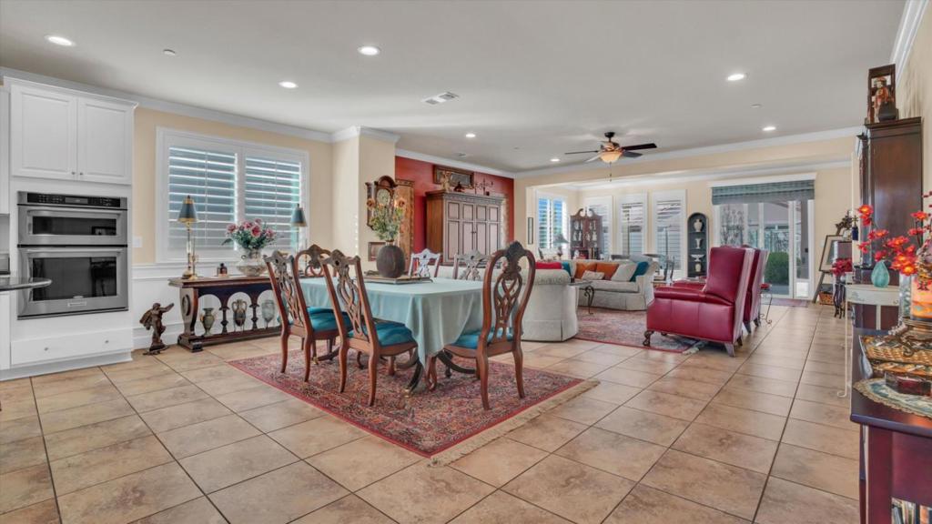 1467 Chestnut Hill Dr, Manteca, CA 95336