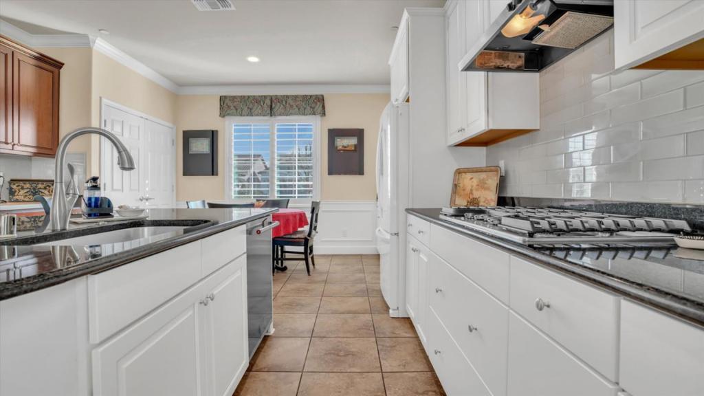 1467 Chestnut Hill Dr, Manteca, CA 95336