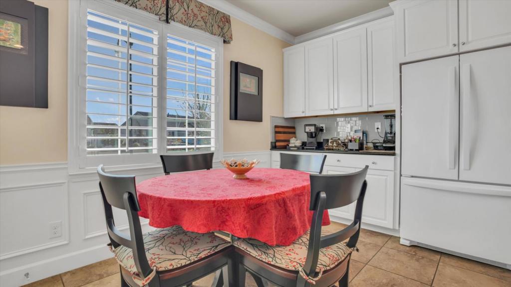 1467 Chestnut Hill Dr, Manteca, CA 95336