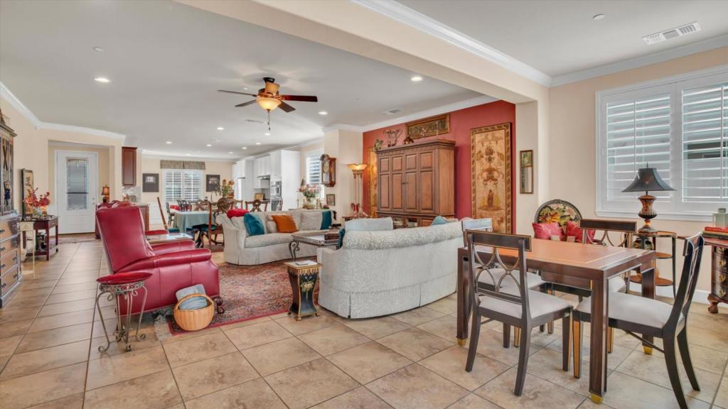 1467 Chestnut Hill Dr, Manteca, CA 95336