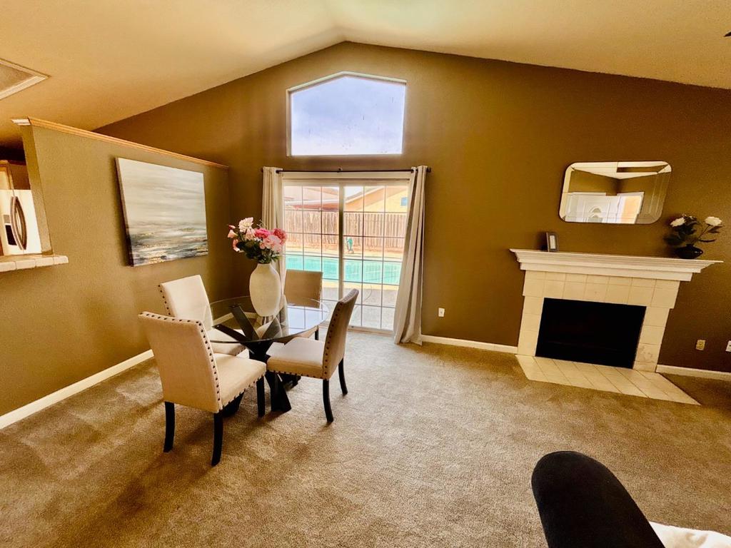 6 Westmont Ct, Merced, CA 95348