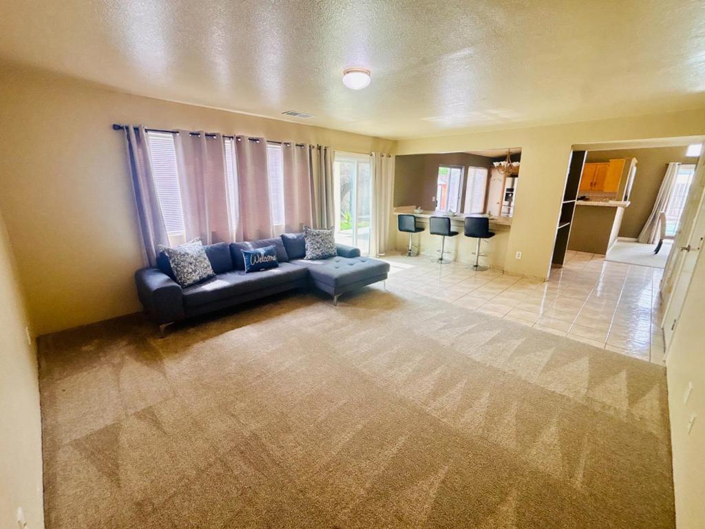 6 Westmont Ct, Merced, CA 95348