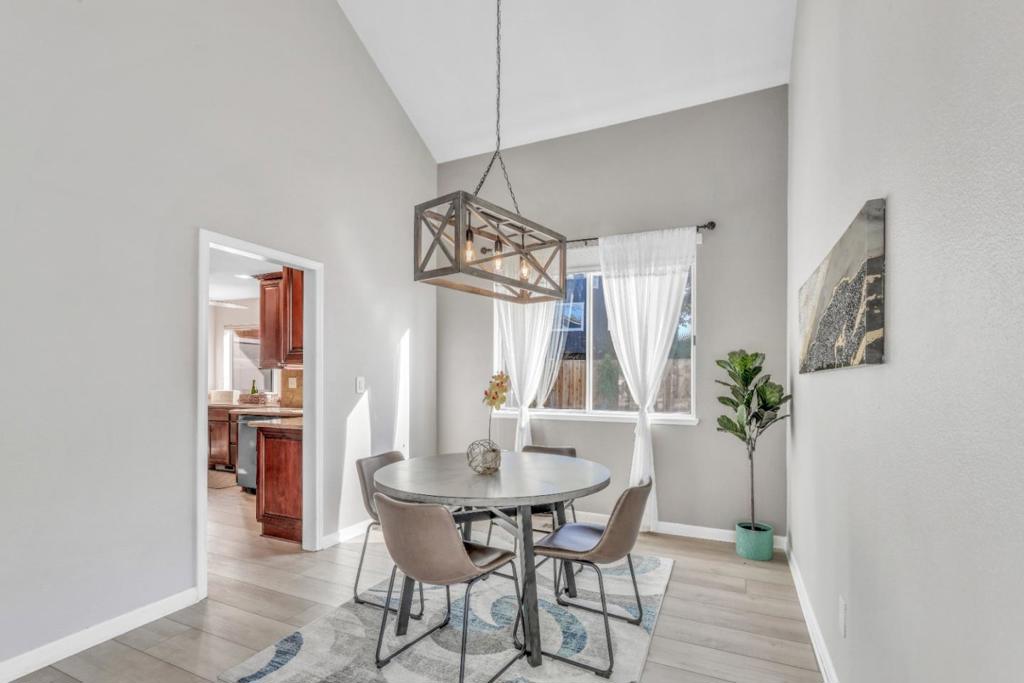 810 Coventry Cir, Brentwood (CC), CA 94513