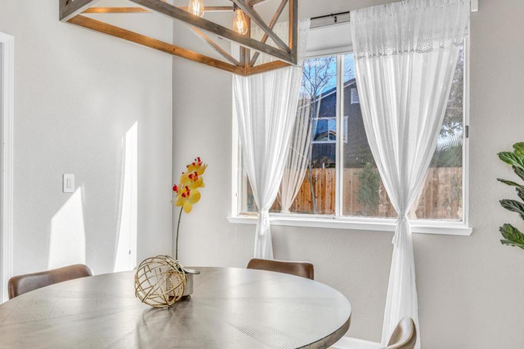 810 Coventry Cir, Brentwood (CC), CA 94513